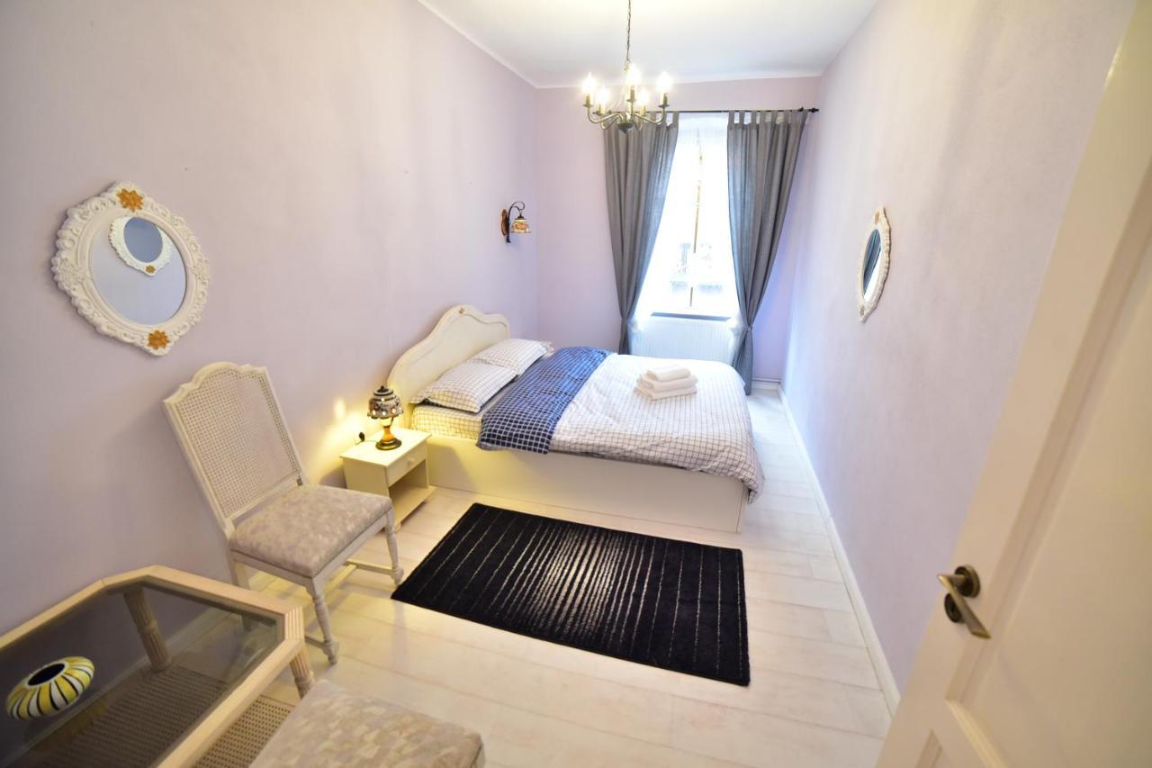 Flh - Anna'S Guest House Sibiu Bagian luar foto