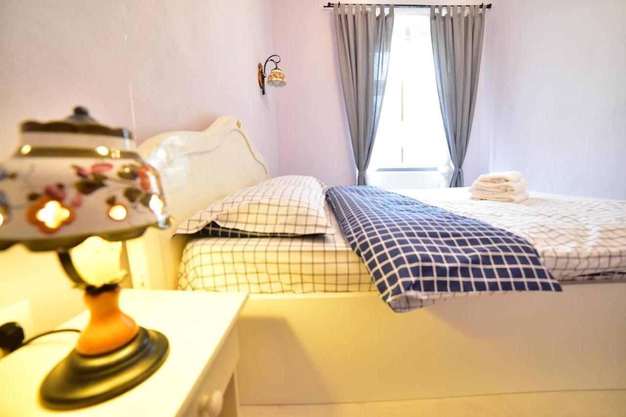 Flh - Anna'S Guest House Sibiu Bagian luar foto