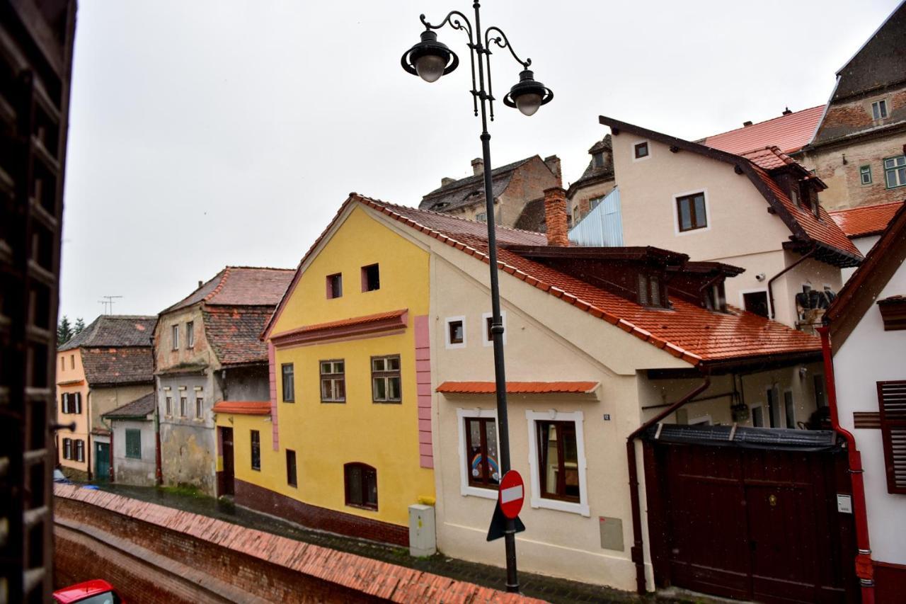 Flh - Anna'S Guest House Sibiu Bagian luar foto