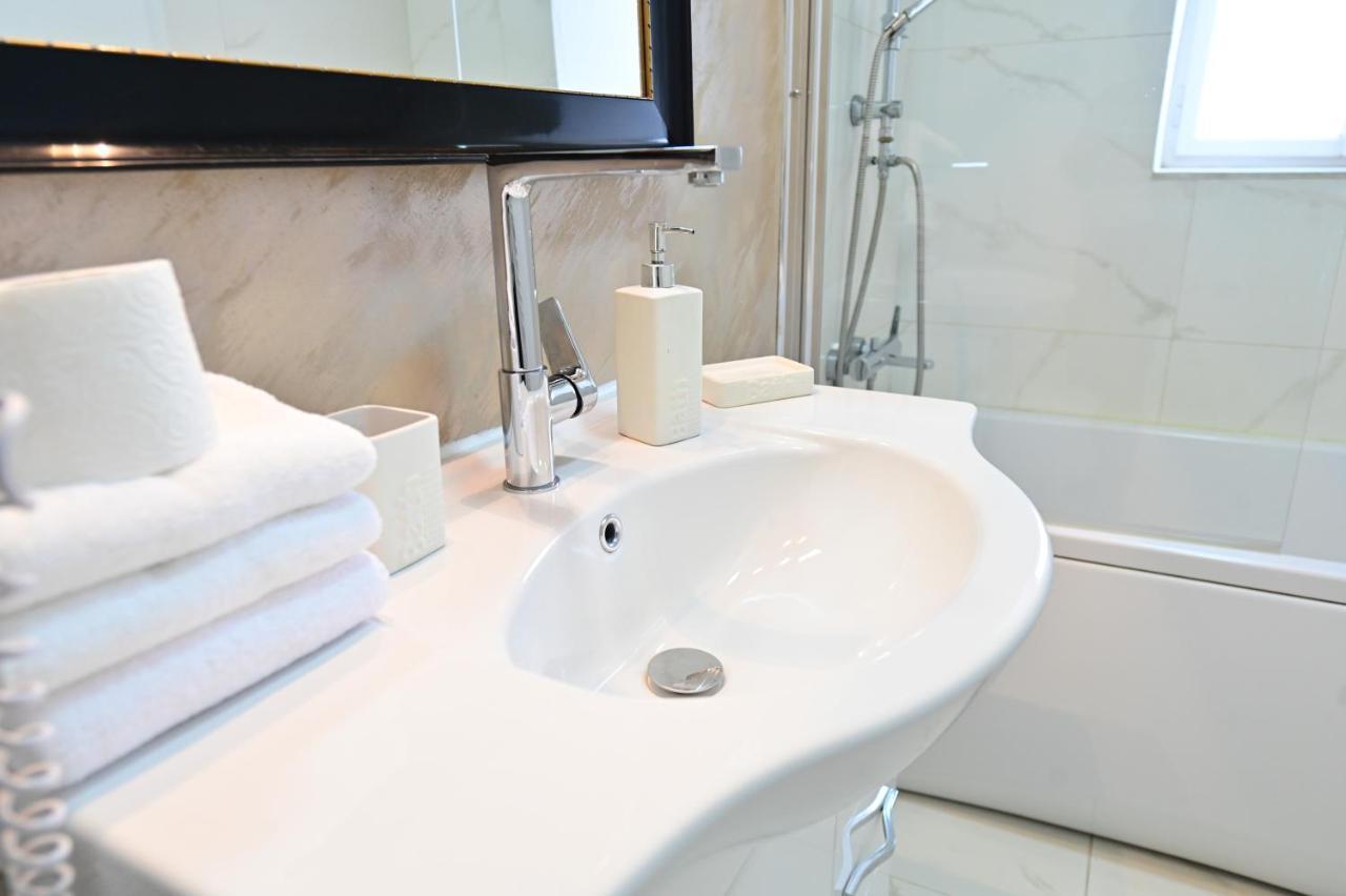 Flh - Anna'S Guest House Sibiu Bagian luar foto
