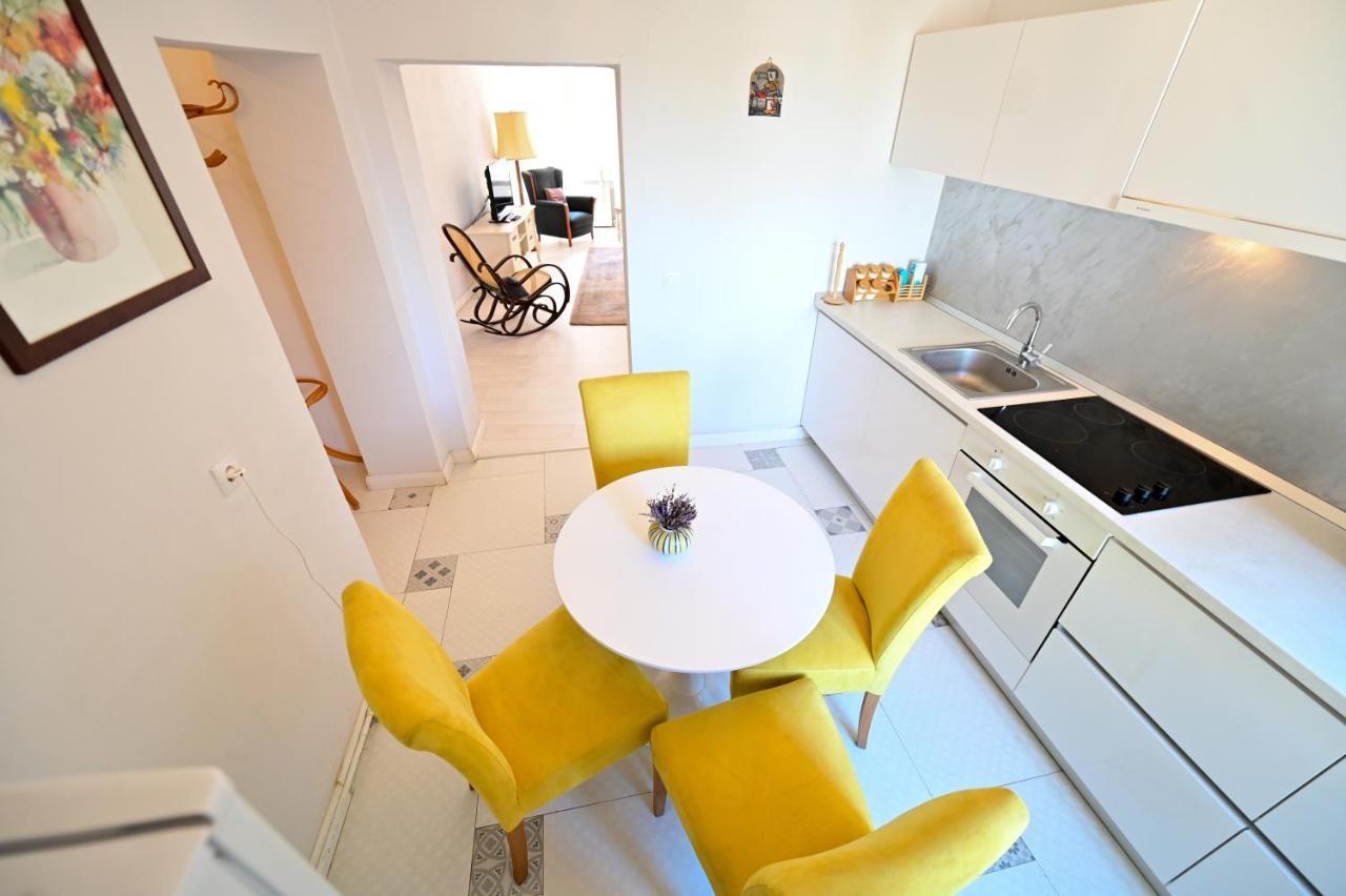 Flh - Anna'S Guest House Sibiu Bagian luar foto