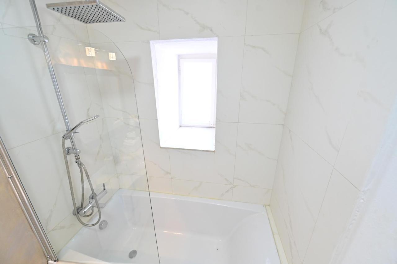 Flh - Anna'S Guest House Sibiu Bagian luar foto